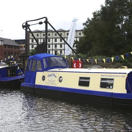 Houseboat 3*