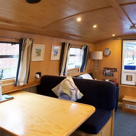 Botel Houseboat Sheffield