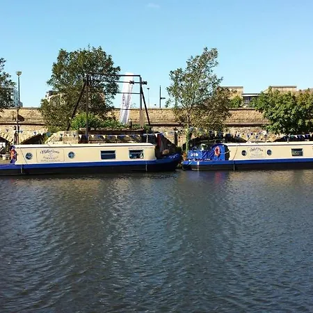 Houseboat 3* Sheffield